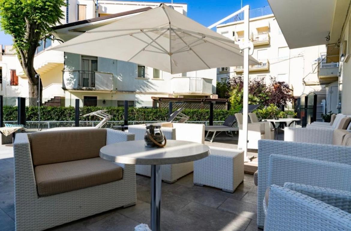 Hotel Bellevue Cattolica Eksteriør bilde