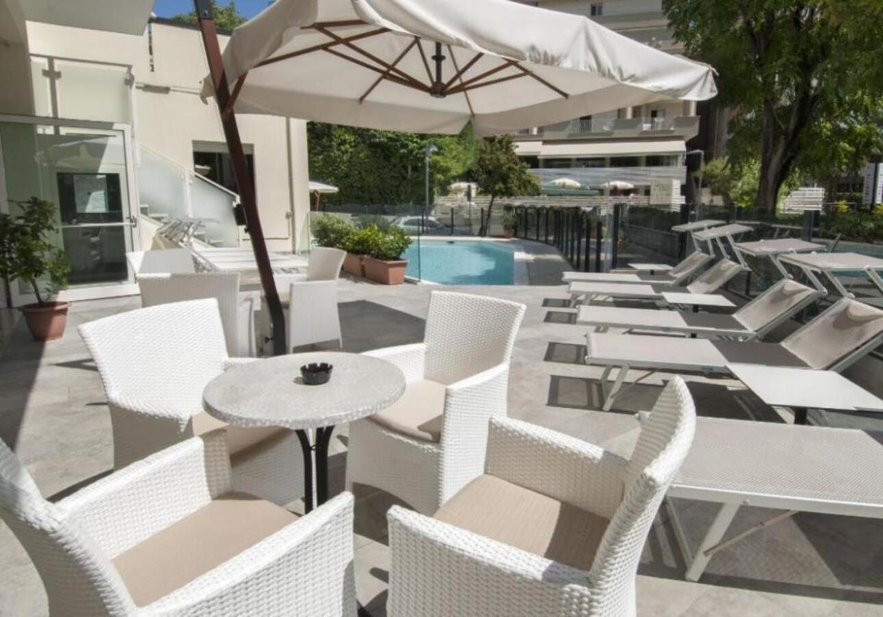Hotel Bellevue Cattolica Eksteriør bilde