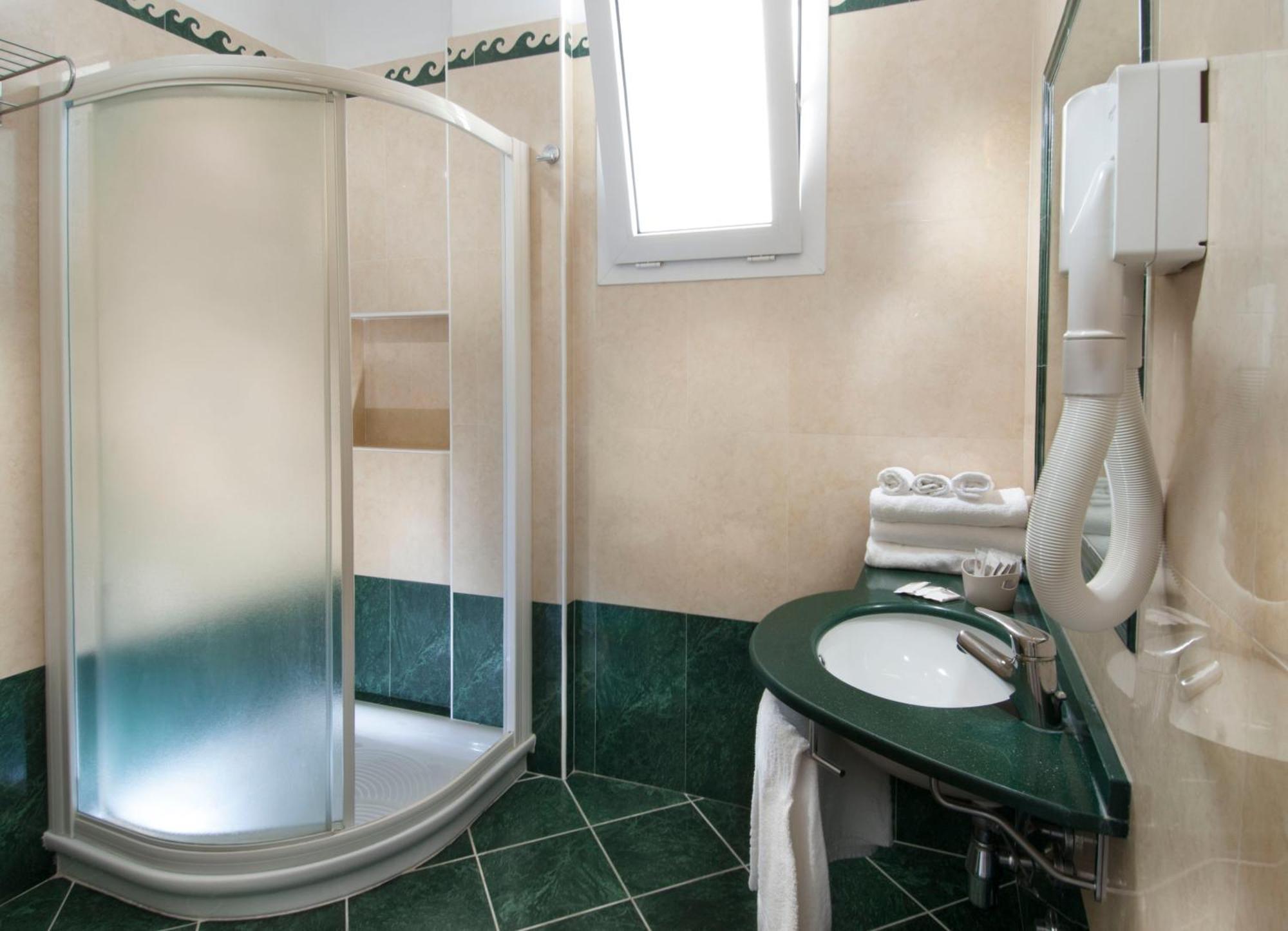Hotel Bellevue Cattolica Eksteriør bilde