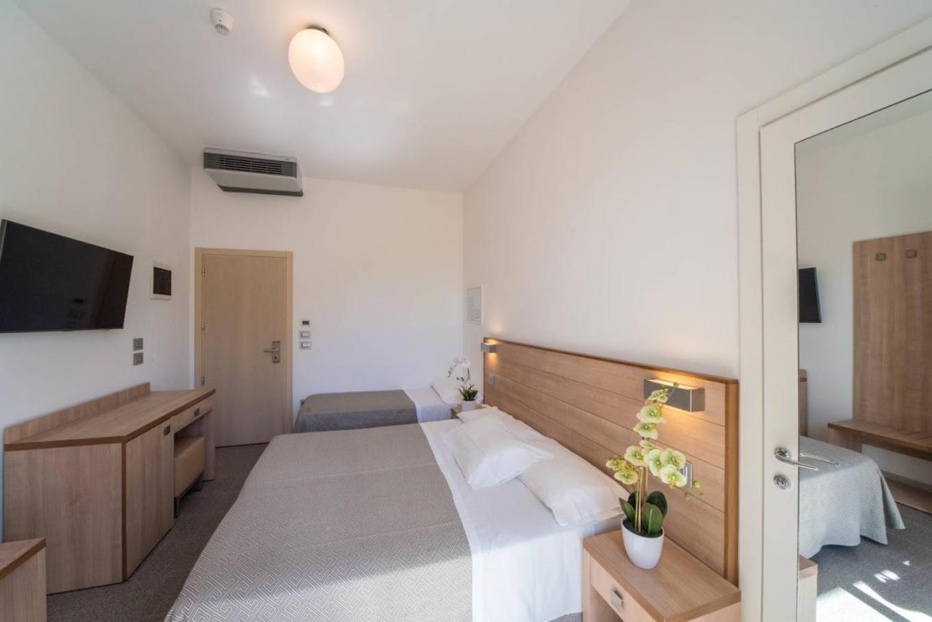 Hotel Bellevue Cattolica Eksteriør bilde
