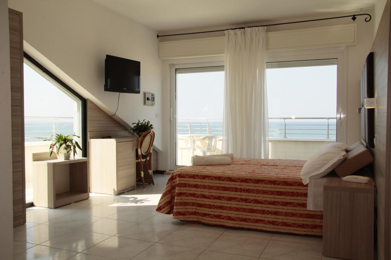 Hotel Bellevue Cattolica Eksteriør bilde