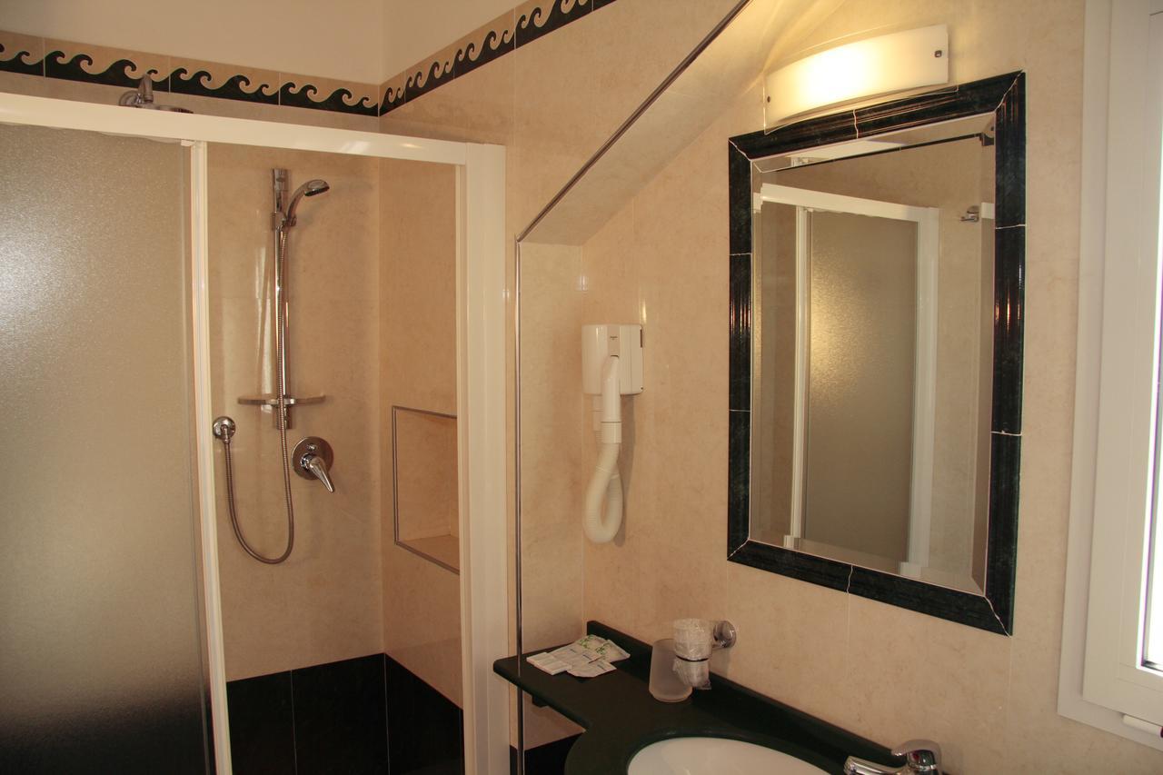Hotel Bellevue Cattolica Eksteriør bilde